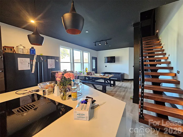 1002 Crawford Rd — Photo 9