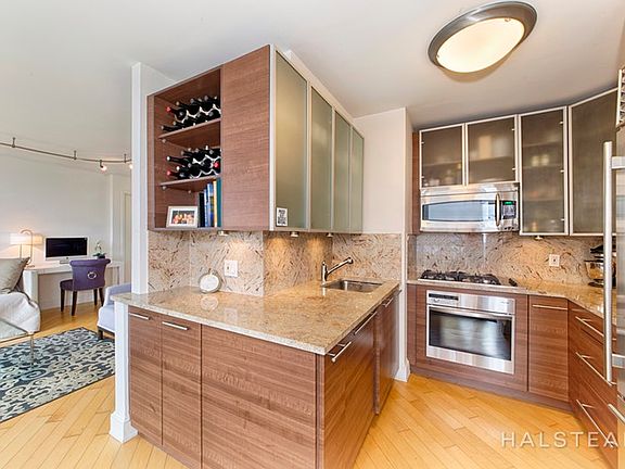 4th image of 235 E 55th St APT 41C