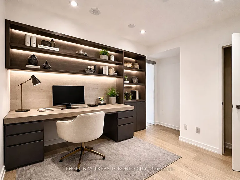 1315 Bay St #1303 — Photo 20