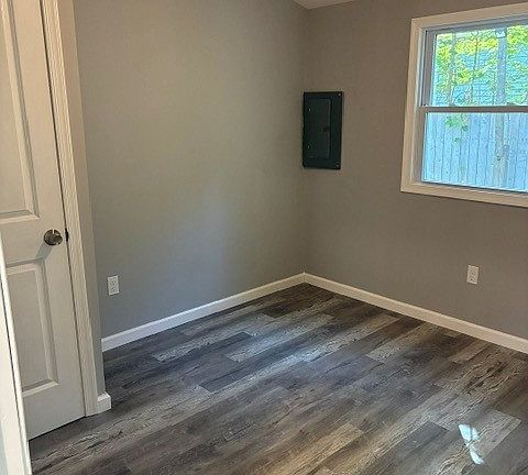 5th image of 40 Walnut St
