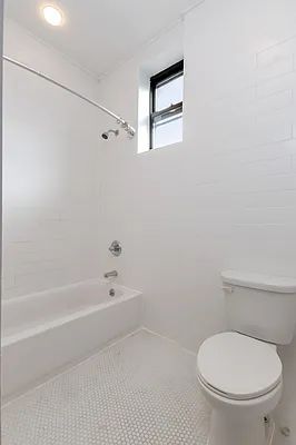 Rented by Space Real Estate | media 46