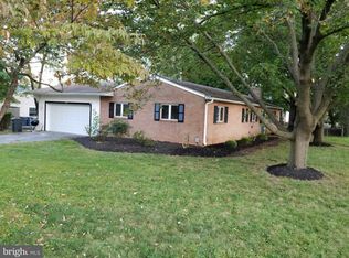 402 Valley View Ave SW, Leesburg, VA 20175