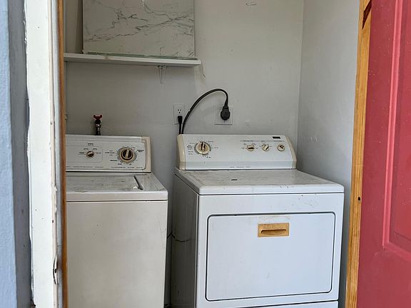 3rd image of 735 NE 13th Ct APT 4