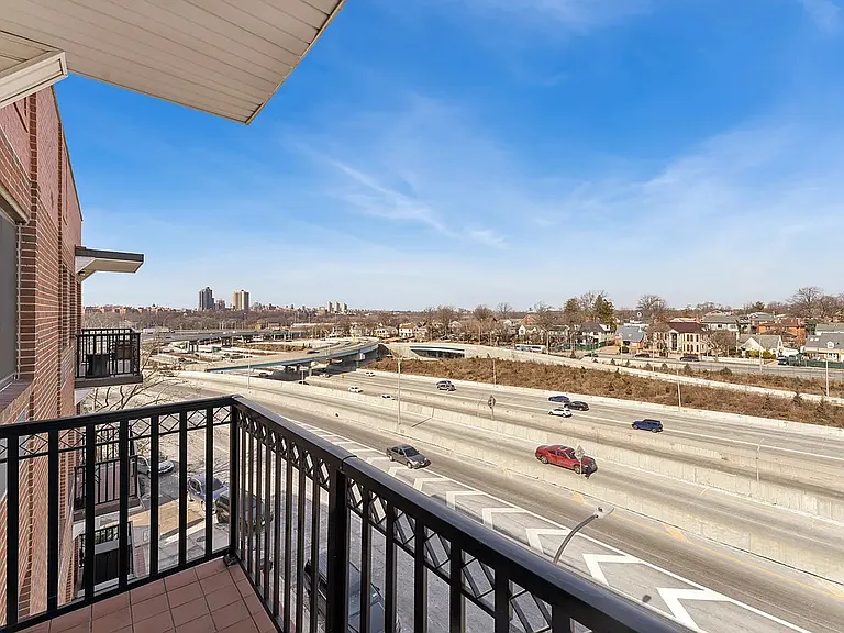 135-46 Grand Central Pkwy #4A — Photo 6
