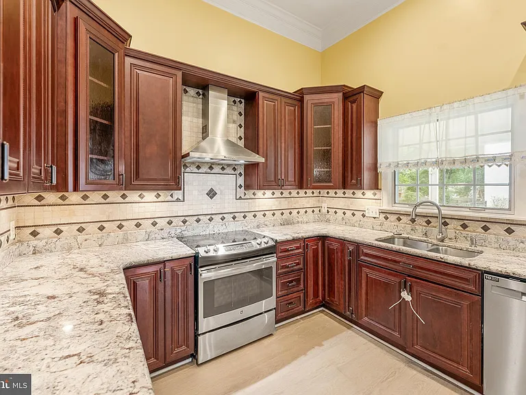 6711 Doane Ave — Photo 9