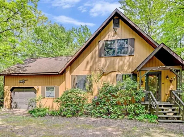 517 Bear Creek Lake Dr, Jim Thorpe, PA 18229