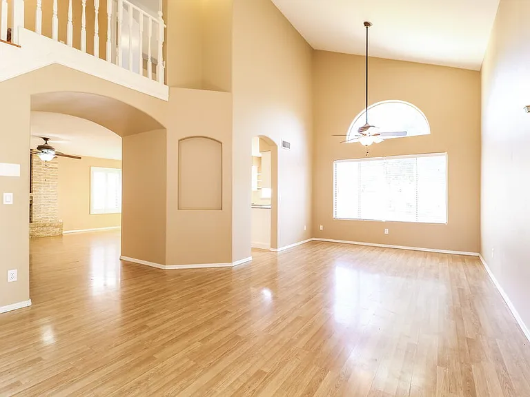 5174 W Geronimo St — Photo 5