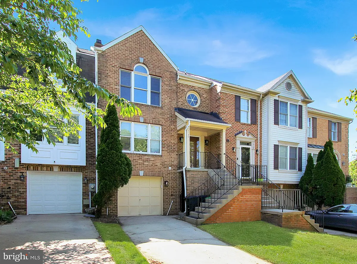 Building Photo - 12120 Apache Tears Cir