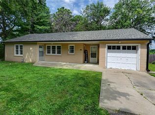 706 S 1st St, Savannah, MO 64485