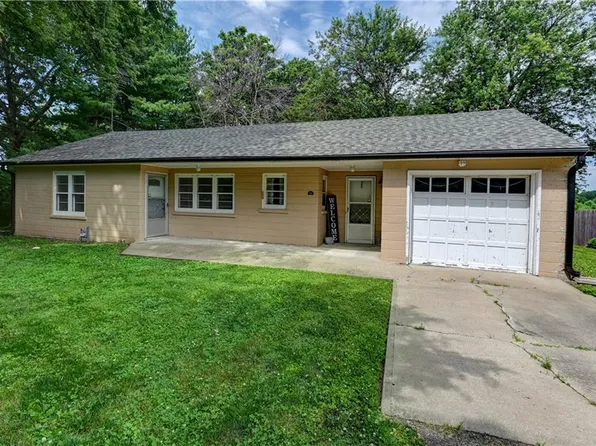 706 S 1st St, Savannah, MO 64485