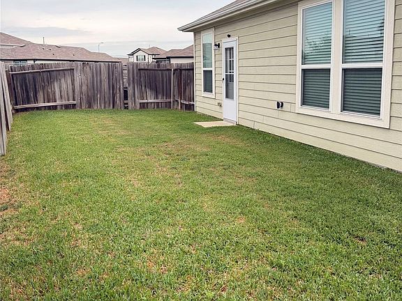 3rd image of 23935 Bushel Park Dr