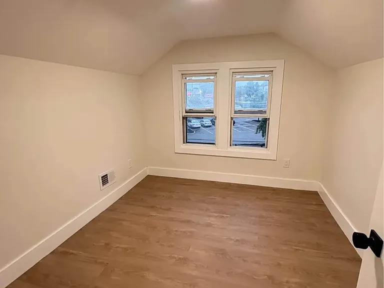 352 Bergen St #G2 — Photo 9