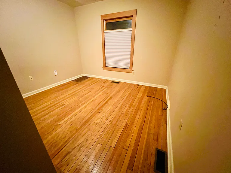 476 W Muskegon Ave — Photo 10