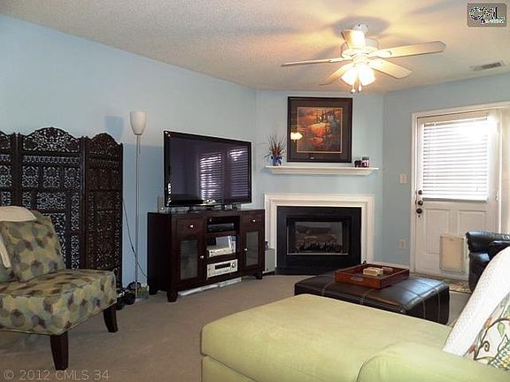 3rd image of 129 Heritage Village Ln