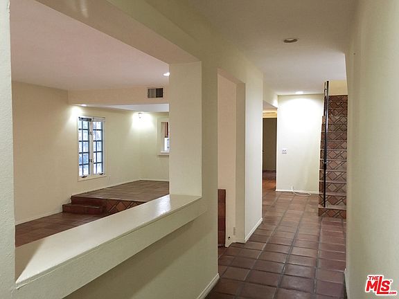 3rd image of 1123 N Flores St APT 1