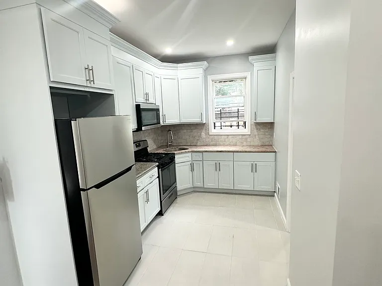 159 Steuben St — Photo 15