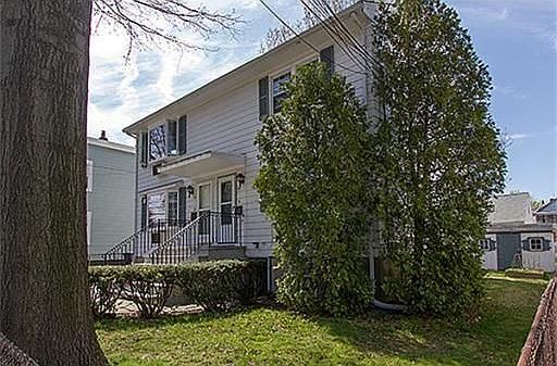 3rd image of 44 Beacon St