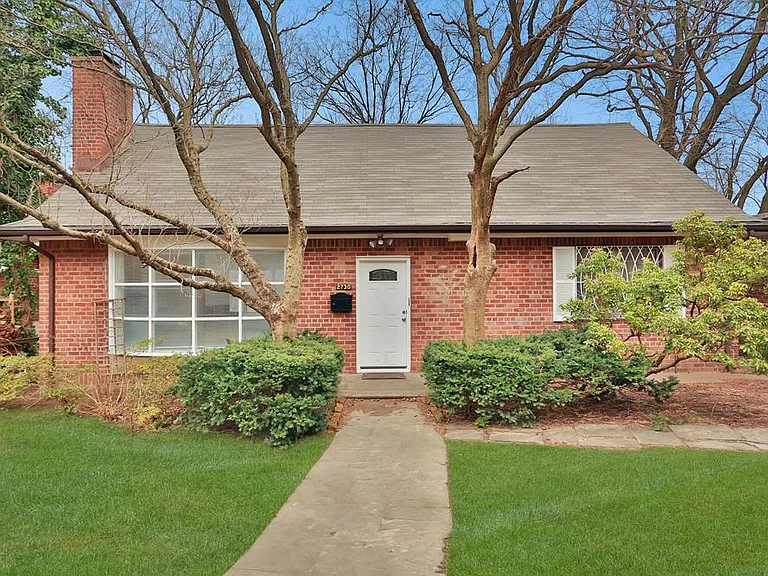 2730 Edgehill Ave — Photo 25