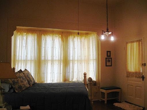 4th image of 509 N Mesquite St