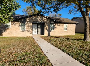 808 Cherry Laurel Ln, Dallas, TX 75211