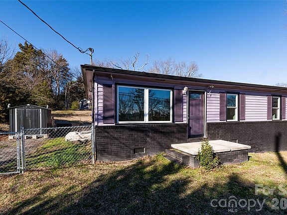 2nd image of 2271 Knowles St