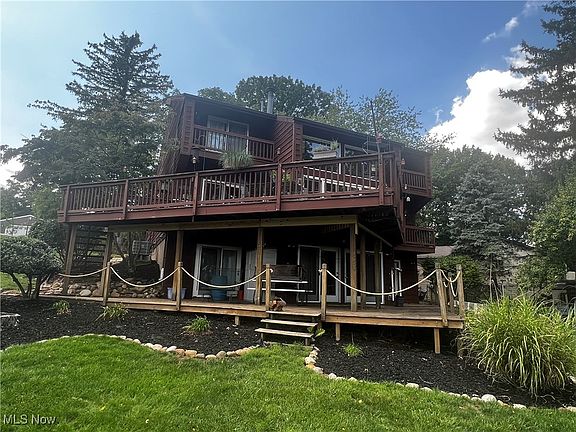 3rd image of 695 Longacre Dr