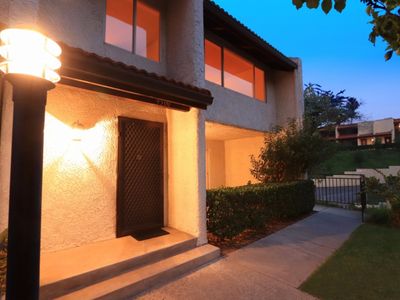 9500 Via Salerno, Burbank, CA, 91504