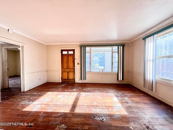 5th image of 8020 OAKWOOD Street