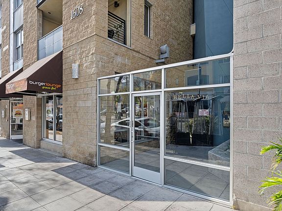 4th image of 1608 India St