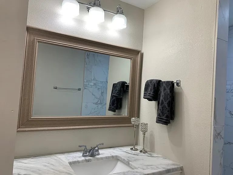 1026 W Gramercy Pl #4 — Photo 16