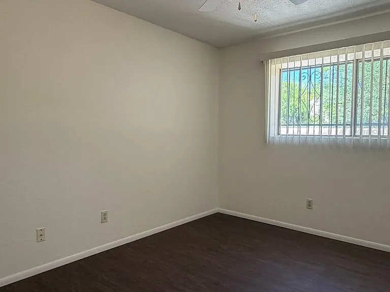 5213 N Tigua Dr — Photo 13