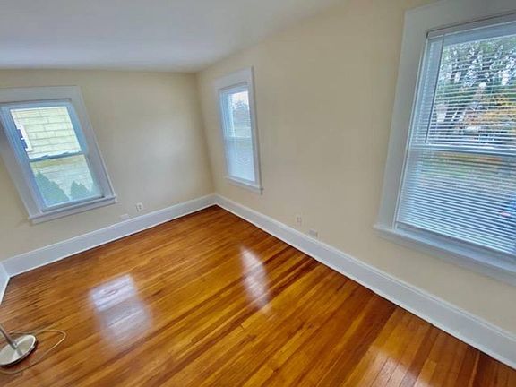 2nd image of 190 Park Ave