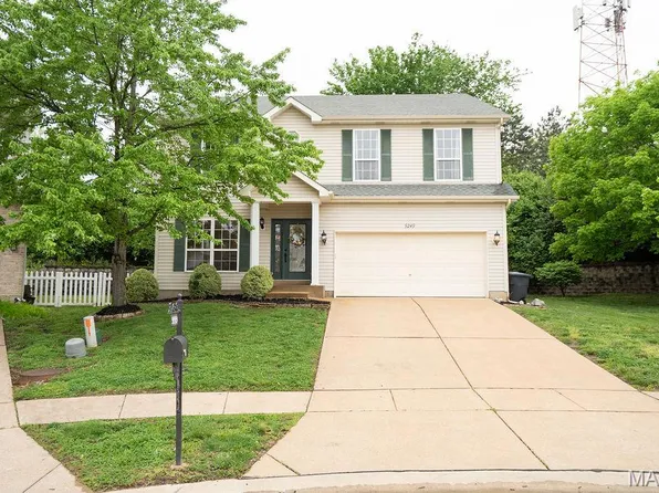 9249 Cedarberry Ct, Saint Louis, MO 63123