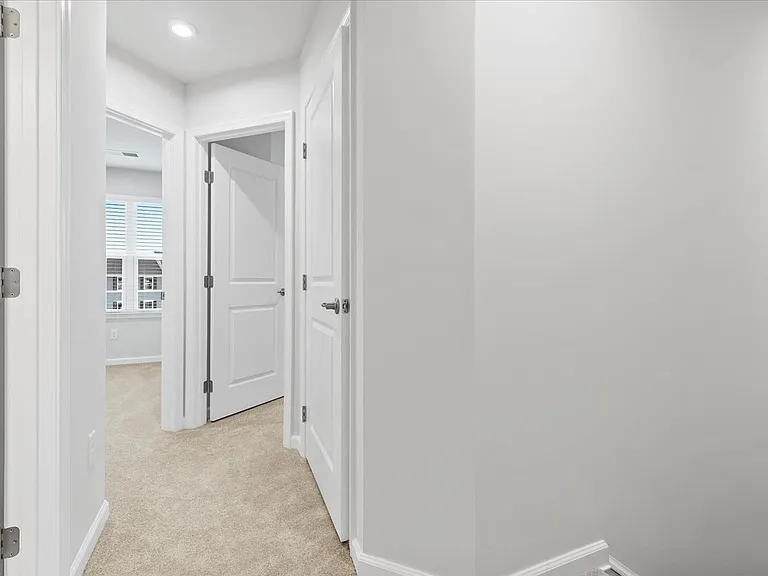 151 Crown St — Photo 16