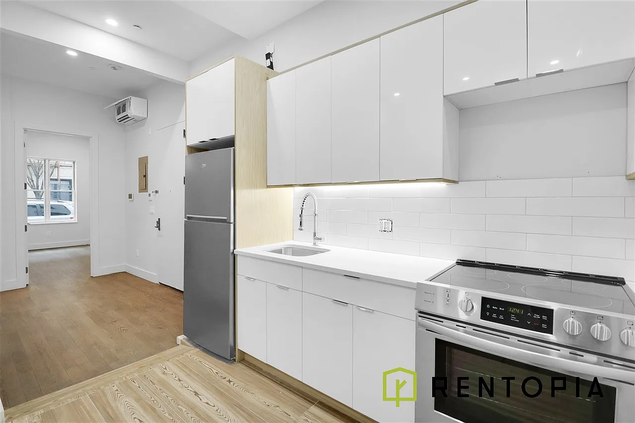 379 South First Street — Photo 3