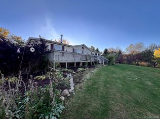 59 S Bassett Rd, Lapeer, MI 48446