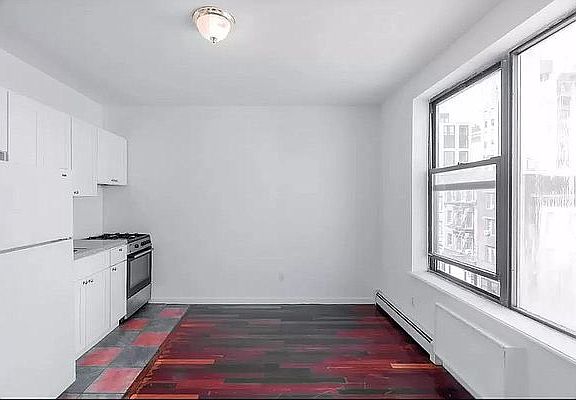 2nd image of 115 Lexington Ave APT 3A
