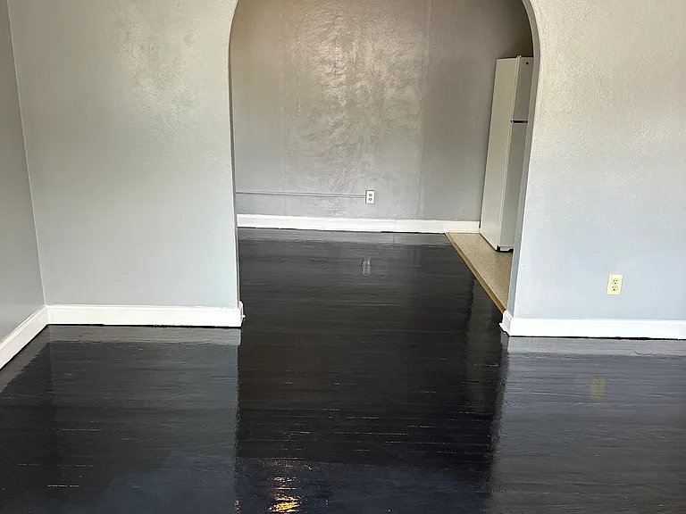 105 S 5th St #4 — Photo 3