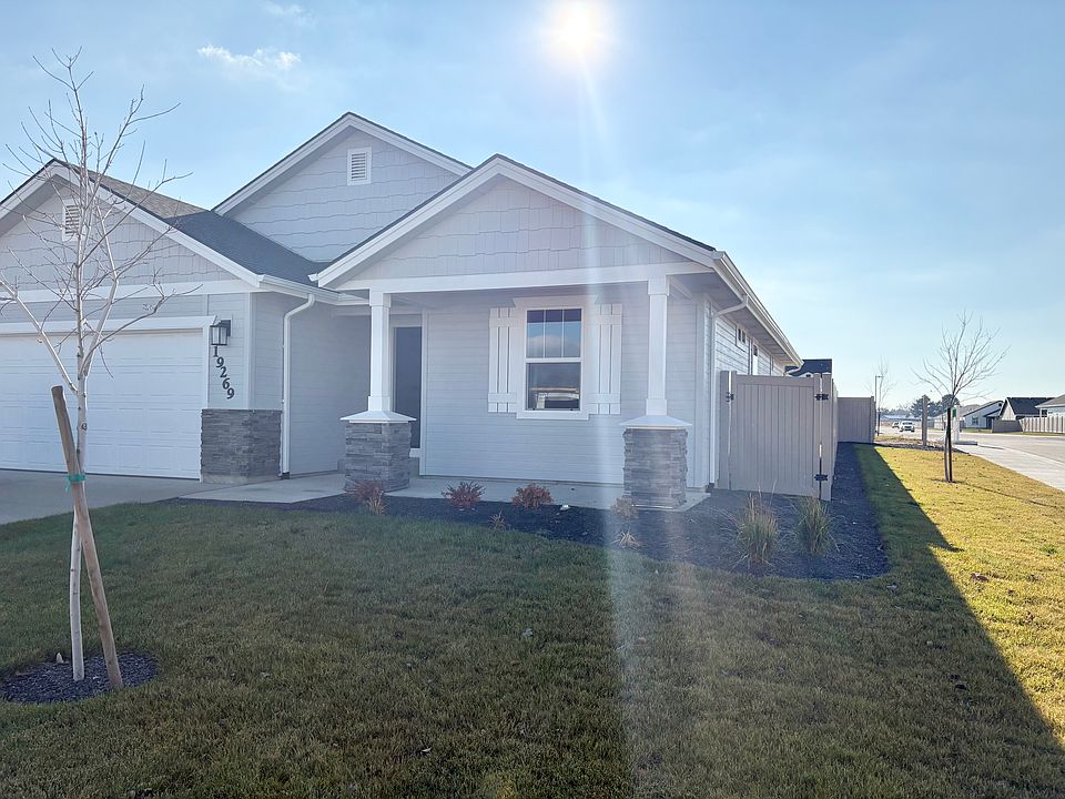 1st image of 19269 Geneva Way