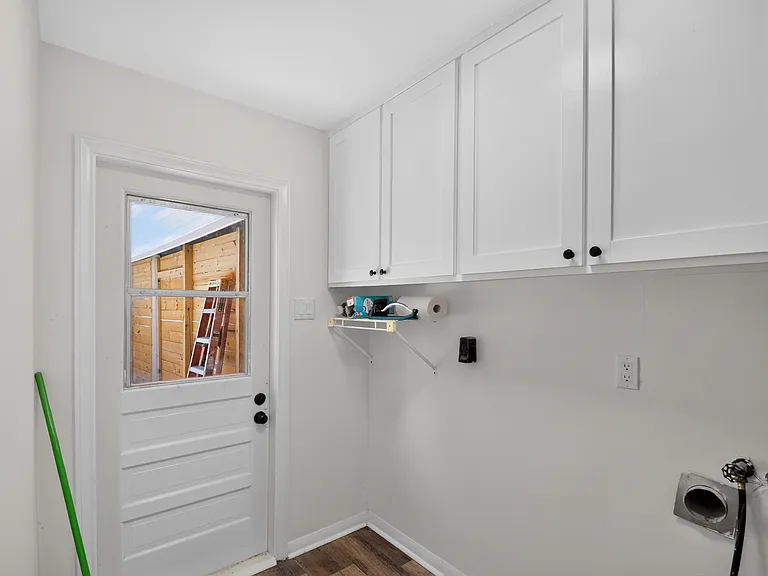 5675 Sylmar Rd — Photo 15