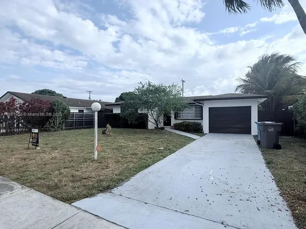 4240 SW 27th St, Hollywood, FL 33023