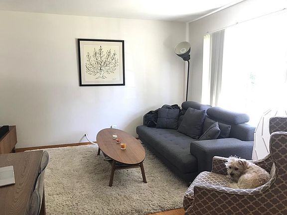 3rd image of 1071 Merrimac Dr