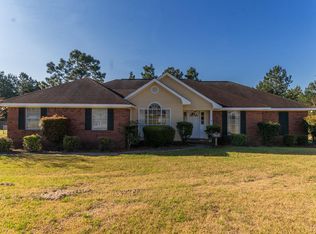 16 Corner Oaks Dr, Hattiesburg, MS 39402