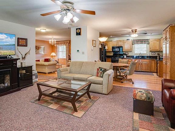 3rd image of 3179 E Shore Dr