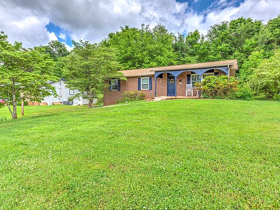 2nd image of 1433 Mount Vista Dr
