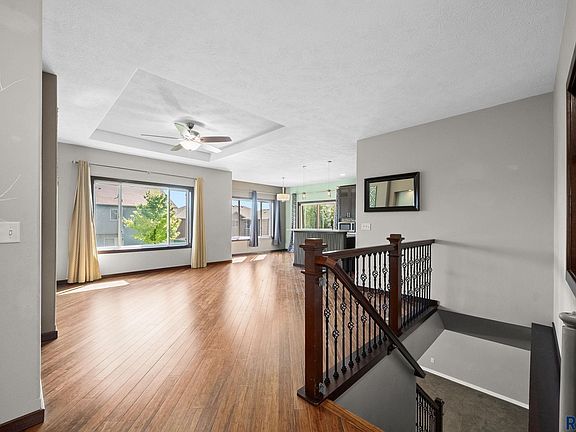 5th image of 2900 S Statice Ave