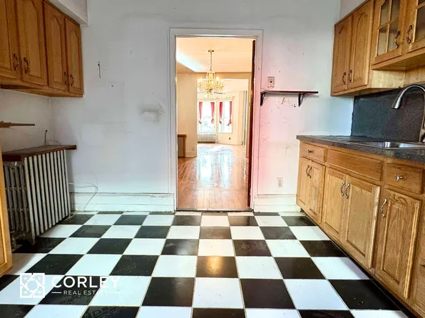 205 Lenox Road image 20 of 23