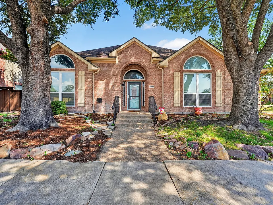 2800 Rosewood Blvd