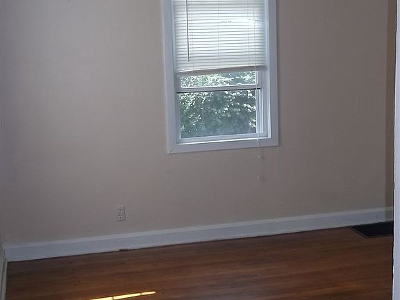 1219 Sweargen Dining room area