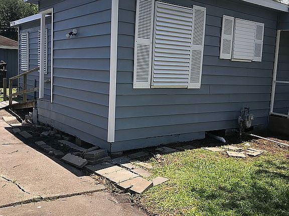 3rd image of 438 Clark Dr